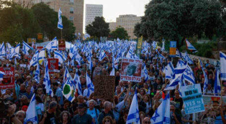 After Dissolution of War Council, Thousand of Israelis Demand New Elections