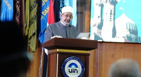 Grand Sheikh Al Azhar Calls for Religious Unity