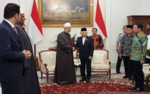 Grand Sheikh Al-Azhar of Egypt, Ahmad Muhammad Ahmed Al Tayeb with Vice President Ma'ruf Amin (Photo: Vice President)