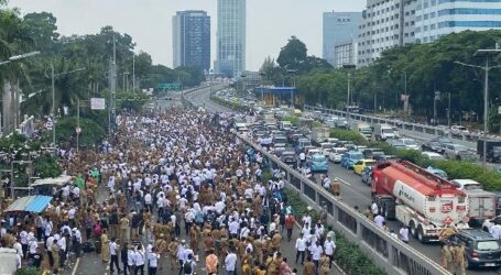 Demonstration in Front of House’s Building, Advised to Avoid Potential Traffic Jams