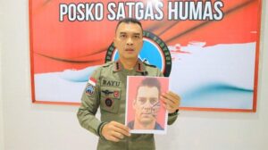 Brigadier General Bayu Suseno, Head of the Peace Cartenz Operation Public Relations Task Force, provided details about the hostage-taking of a helicopter and the shooting of New Zealand pilot Glen Malcolm Conning in Mimika Regency, Central Papua, on Monday (August 5, 2024 ). (Photo: Peace Cartenz Task Force documentation)