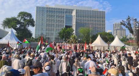 Tens of Thousand Rally at US Embassy in Jakarta for Solidarity with Palestine