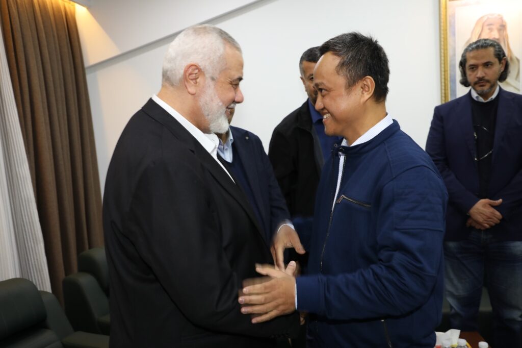 Chairman of the AWG Presidium, Nur Ikhwan Abadi, meets with Ismail Haniyeh