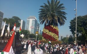 A theatrical performance by students from Al-Fatah Cikampek (photo: MINA)