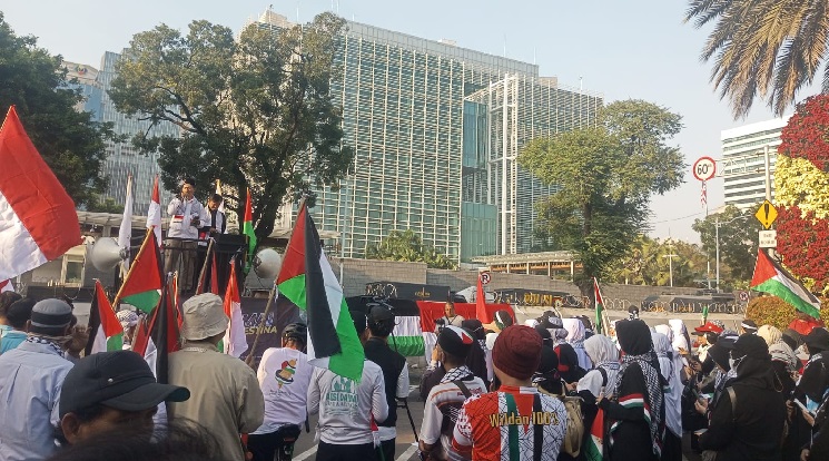 Hundreds Rally to Support Palestine in Front of US Embassy in Jakarta (photo: MINA)