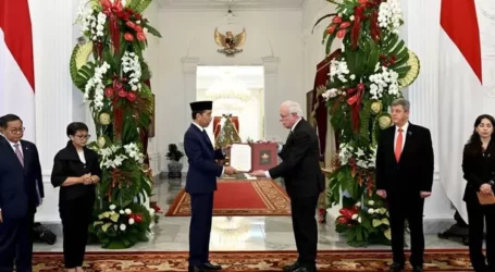 Palestine Awards Highest Honor to Indonesian President Joko Widodo 