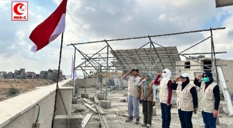 Independence Day Ceremony Held by MER-C Volunteers at Indonesian Hospital in Gaza