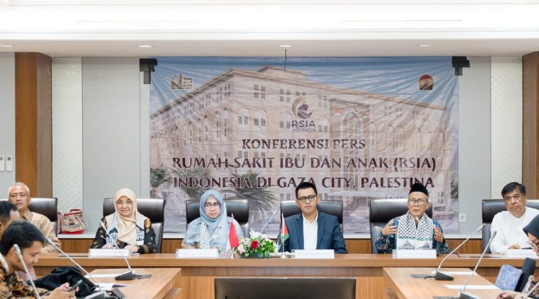 Press conference on the construction of the Indonesian Mother and Child Hospital (RSIA) in Gaza City, Palestine, held at the Diplomacy Room, DPR RI Building, Jakarta, Friday (March 7, 2025). (Photo: Sidieq/MINA)