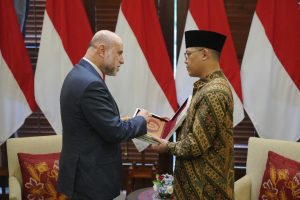 Indonesia’s Minister of Foreign Affairs, Sugiono, met with the Special Envoy of the President of Palestine, Mahmoud Al-Habbash, in Jakarta on Monday (photo: Kemlu RI)