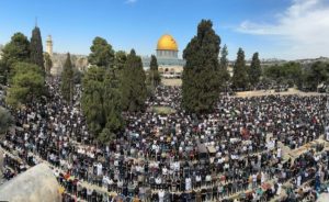 Tens of Thousands Gather for Friday Prayer at Al-Aqsa Mosque Despite Israeli Restrictions(photo: PIC)