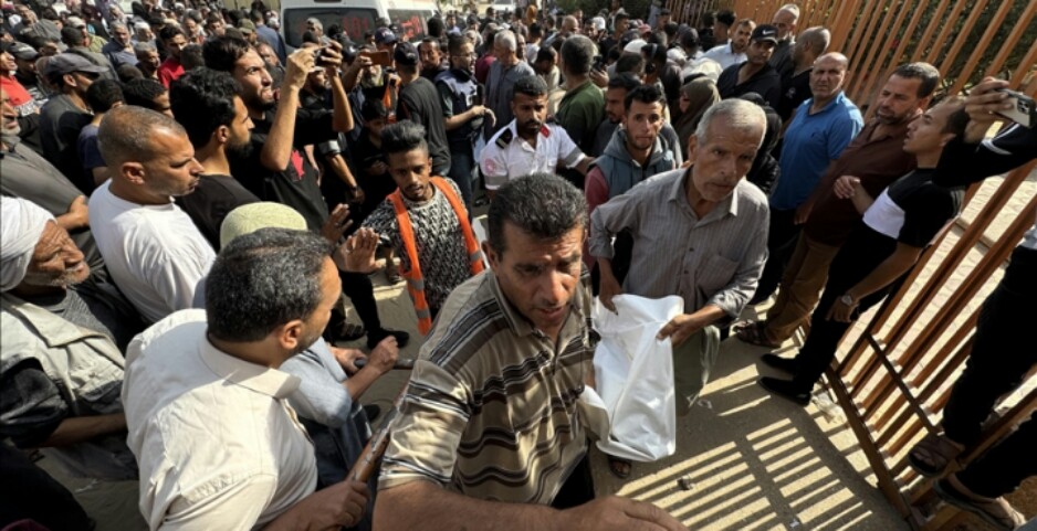 Israeli Forces Aid Seekers in Gaza (photo: Anadolu Agency)