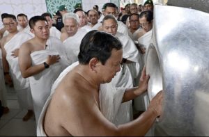 Indonesian President Prabowo Subianto performs Umrah (photo: Kemenag RI)