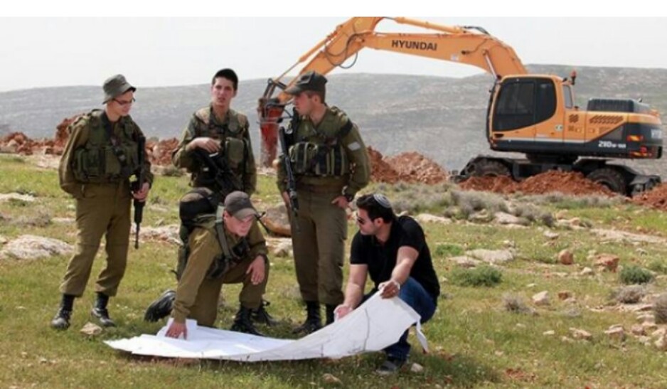 Israeli Forces conduct land seizure in west Bank (photo: PIC)
