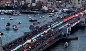 An estimated 520,000 people gathered at Istanbul’s Galata Bridge early Thursday for a massive New Year's Day march in support of Palestine (photo: X)