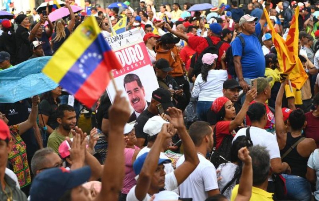 People take part in a demonstration held in Caracas, Venezuela, on January 7, 2026. (Photo: Xinhua/Ding Hongfa)