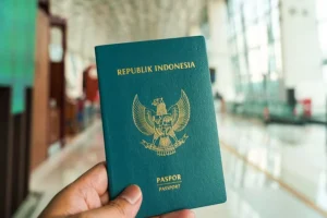 Indonesian Passport[ (photo: iStock/@Ariawan Armoko)