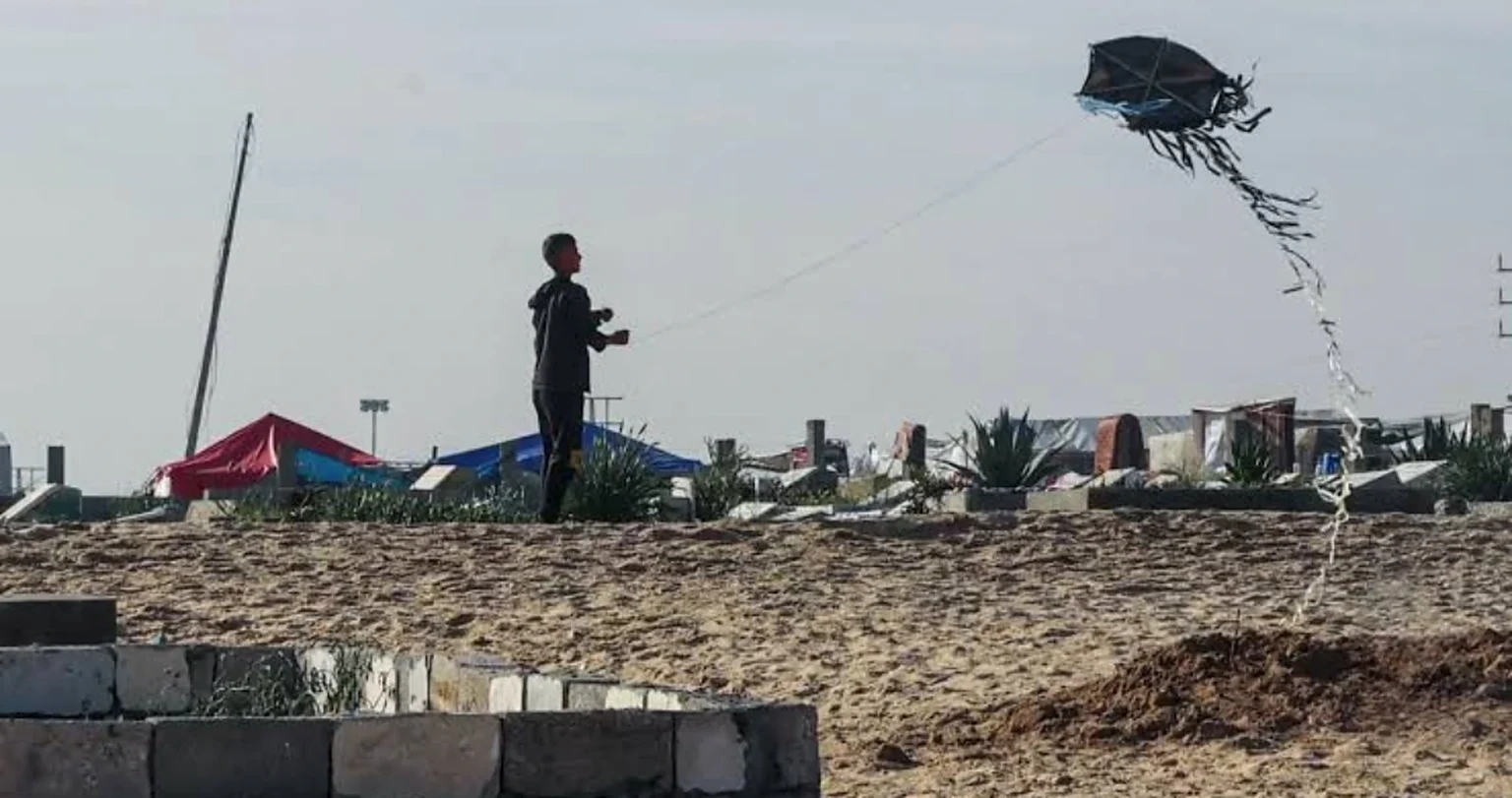 Flying Kites in Gaza (photo: PIC)